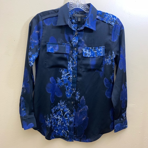 Banana Republic Tops - Banana Republic | Blue Floral Dillan Long Top XXS